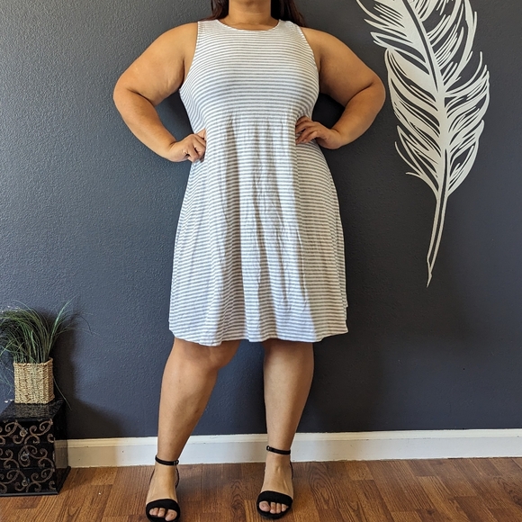 Old Navy Striped Dress - Picture 3 of 8